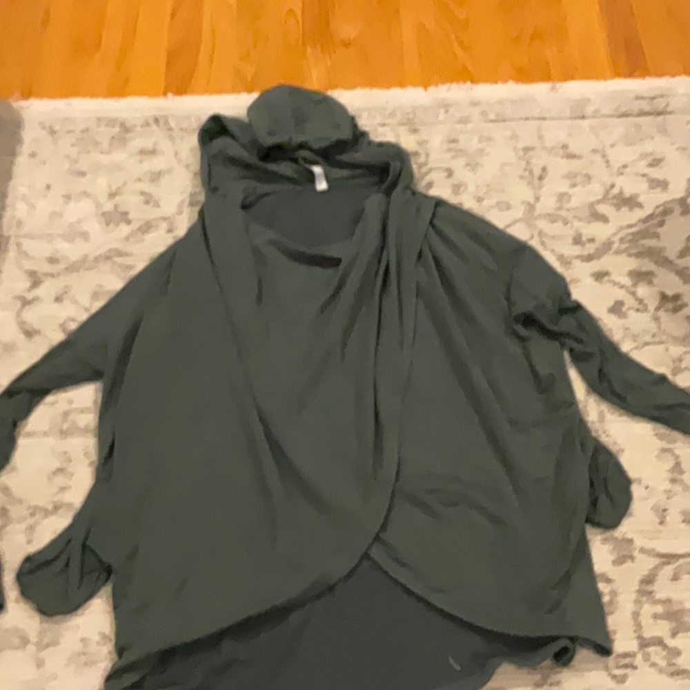 Athleta green top/shirt Sz large